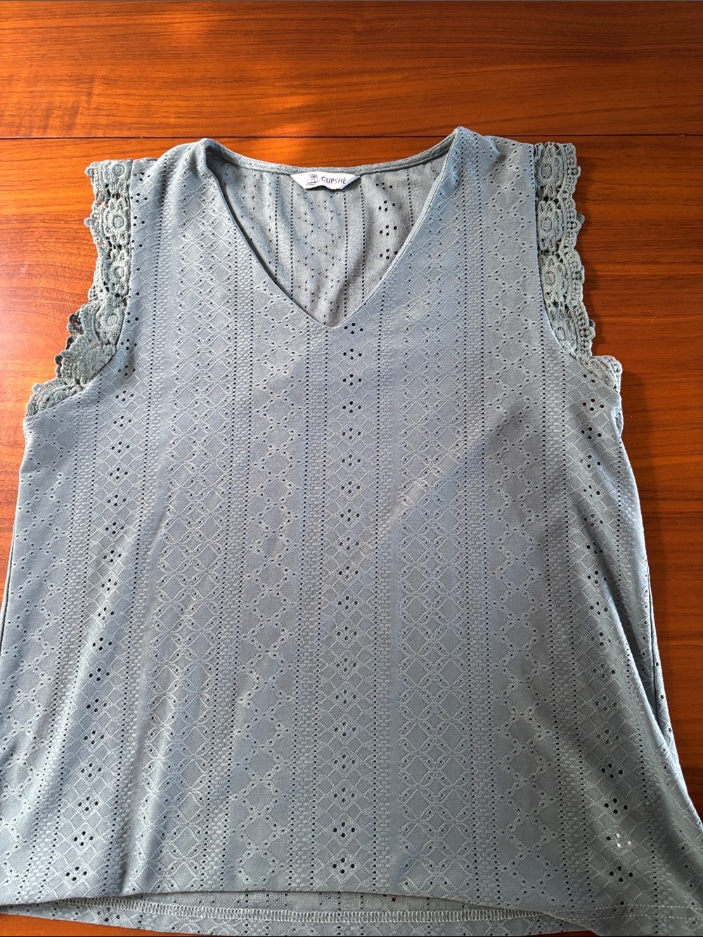 CUPSHE Lace-Trim V-Neck Tank Top in Light Green